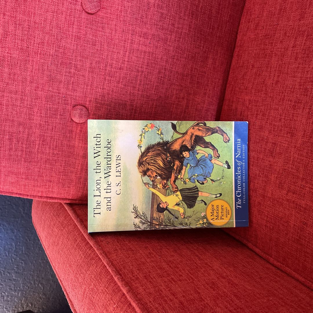 The Lion, the Witch and the Wardrobe: Full Color Edition