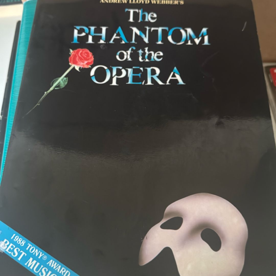 Phantom of the Opera - Souvenir Edition: Piano/Vocal Selections (Melody in the Piano Part) with Full-Color Photos