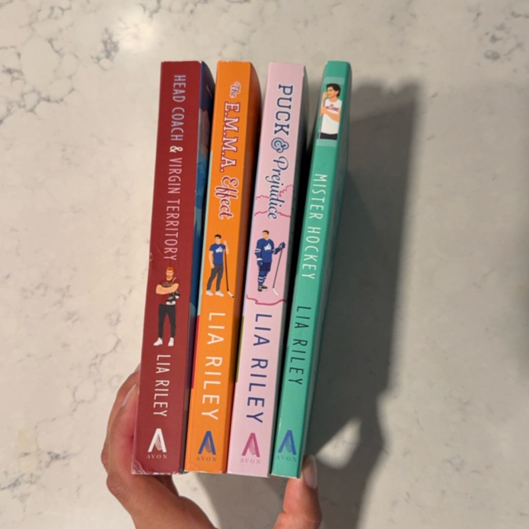 Lia Riley book lot