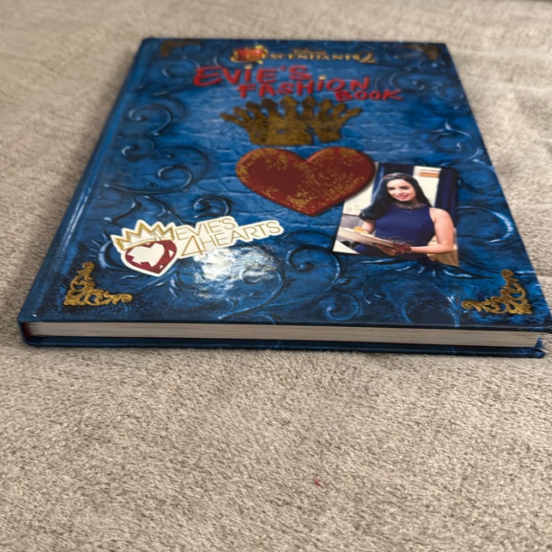 Descendants 2 Evie's Fashion Book