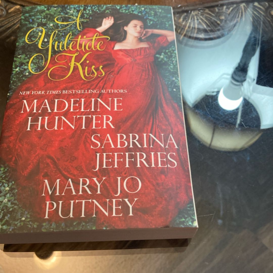 A Yuletide Kiss