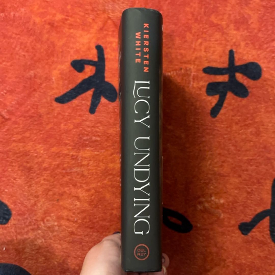 Lucy Undying: a Dracula Novel