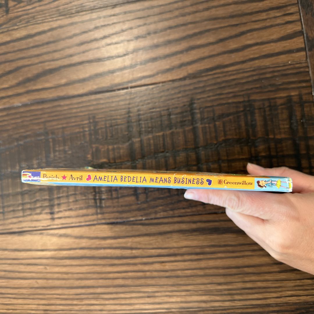 Amelia Bedelia Chapter Book #1: Amelia Bedelia Means Business