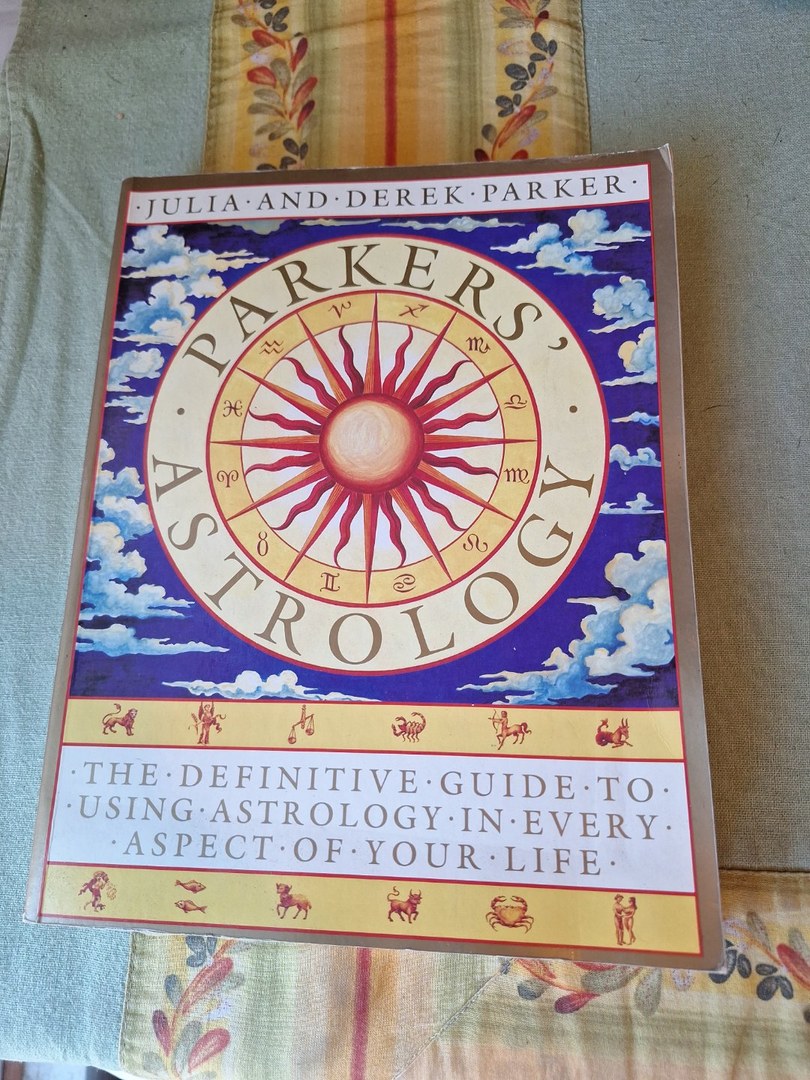 Parkers' Astrology