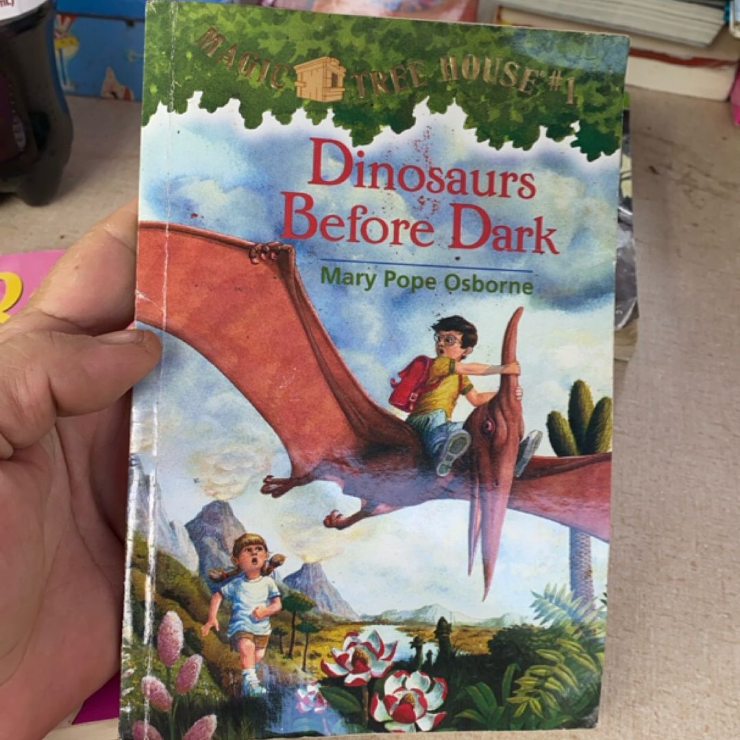 Dinosaurs Before Dark