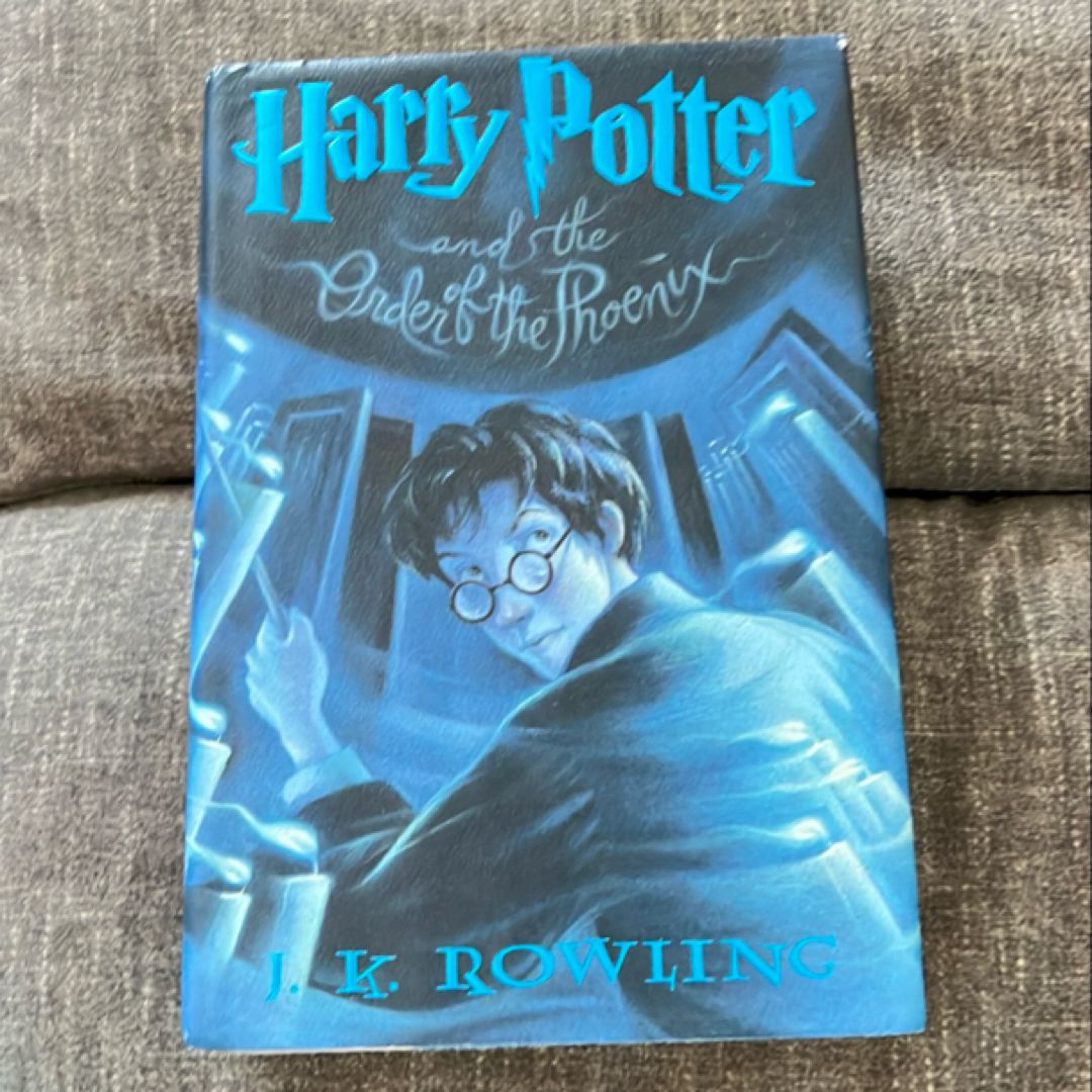 Harry Potter and the Order of the Phoenix (Harry Potter, Book 5)