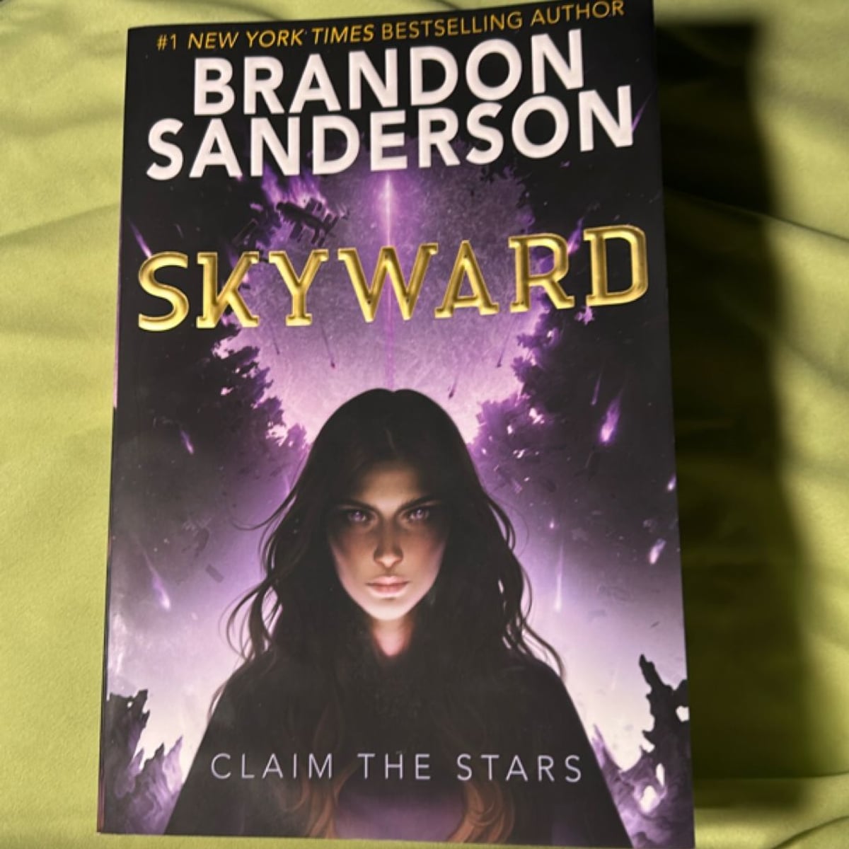 Skyward by Brandon Sanderson, Paperback | Pangobooks