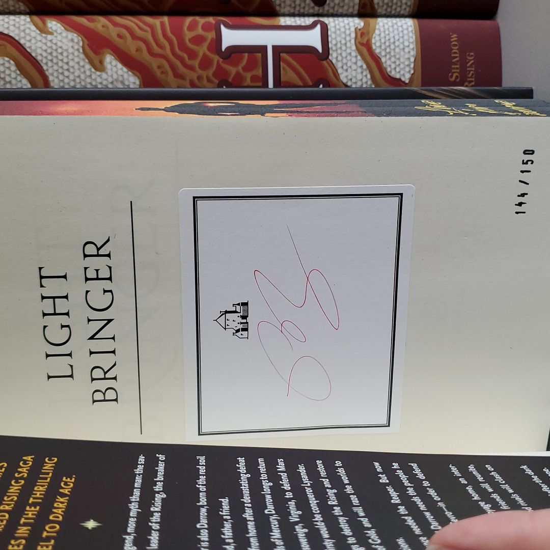 Light Bringer *Special Edition* by Pierce | PangoBooks