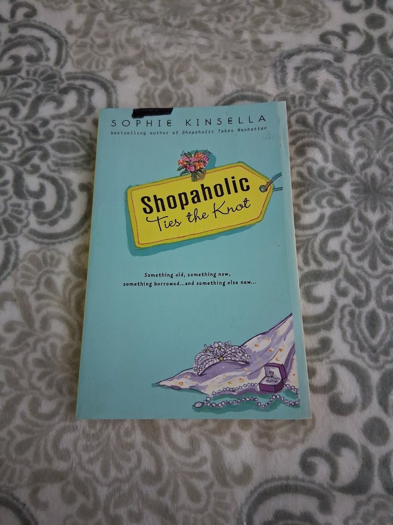 Shopaholic Ties the Knot