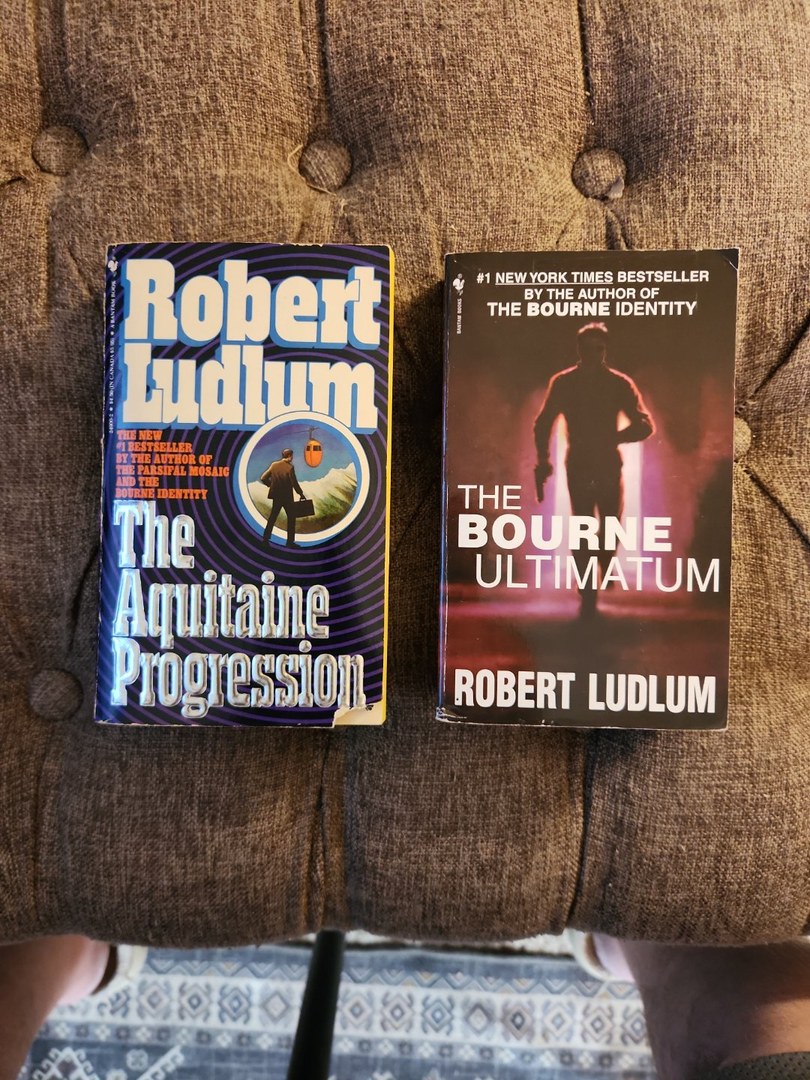 Robert Ludlum Lot of 2 Spy Thriller Paperback Books