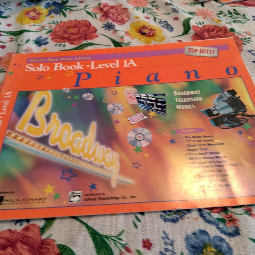 Alfred's Basic Piano Library Top Hits! Solo Book, Bk 1A