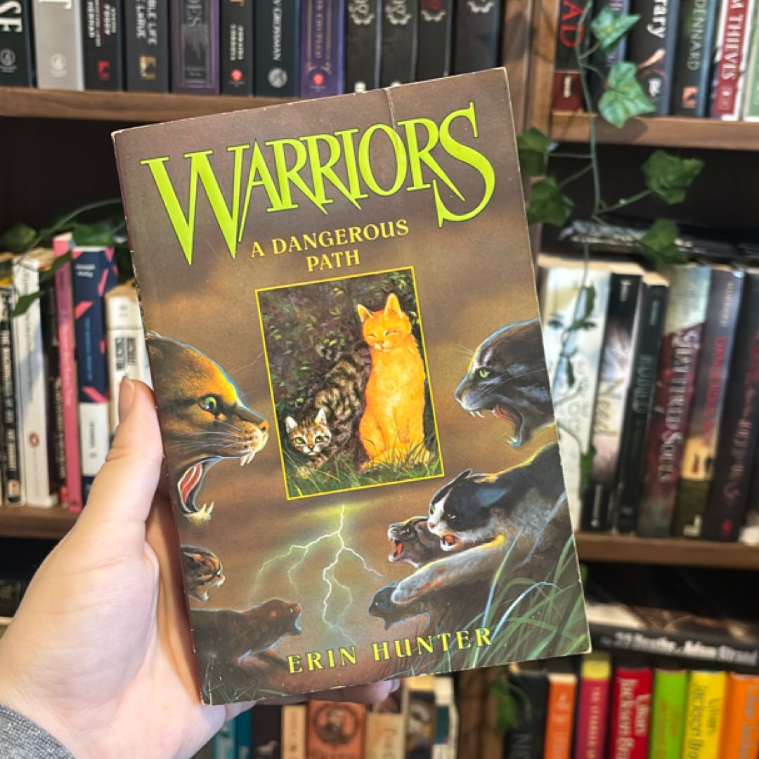 Warriors: Changing Skies #2: Hidden Moon