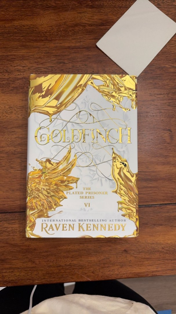 Gold by Raven Kennedy, Paperback | PangoBooks