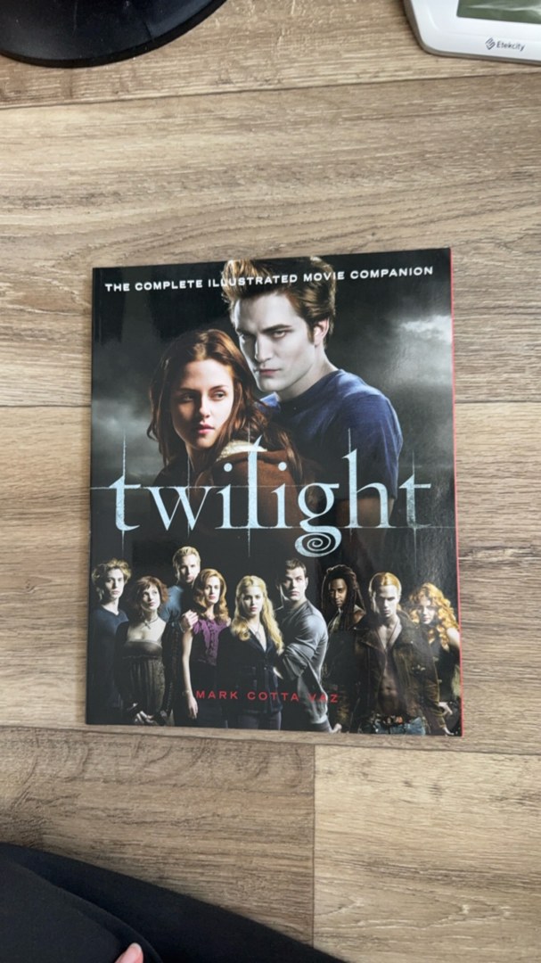 Twilight: the Complete Illustrated Movie Companion