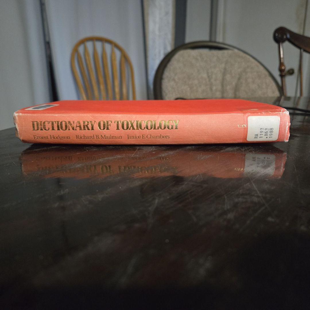 Macmillan Dictionary of Toxicology
