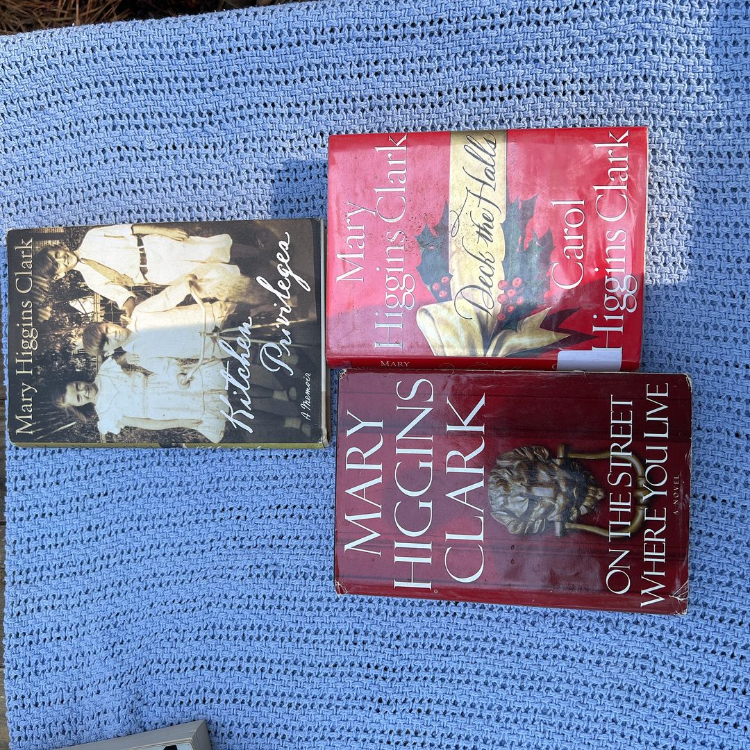 Mary Higgins Clark bundle( hardcover)