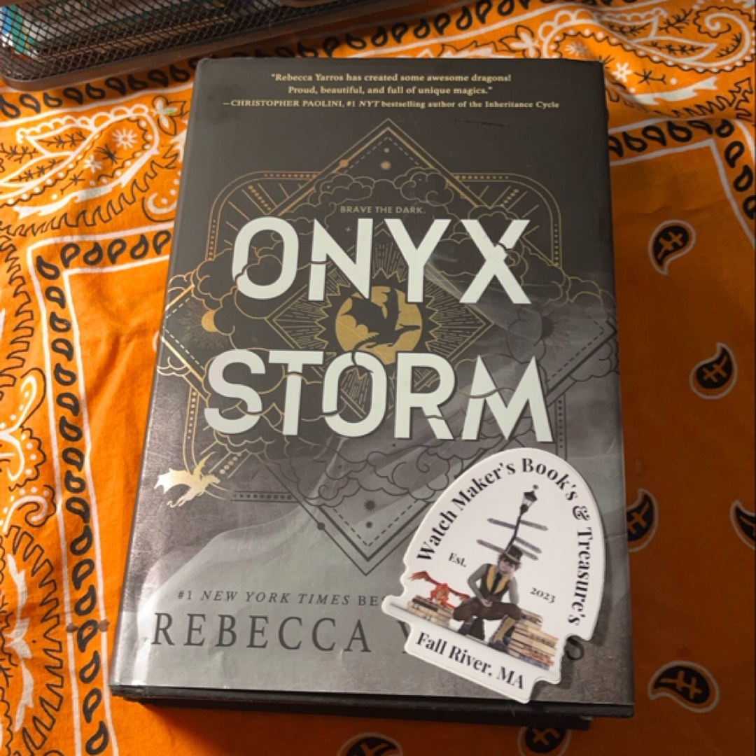 Onyx Storm (Standard Edition)
