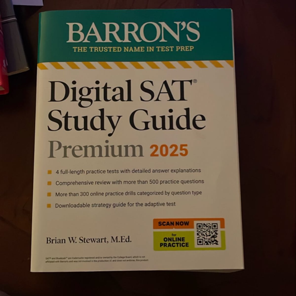 Digital SAT Study Guide Premium, 2025: 4 Practice Tests + Comprehensive ...