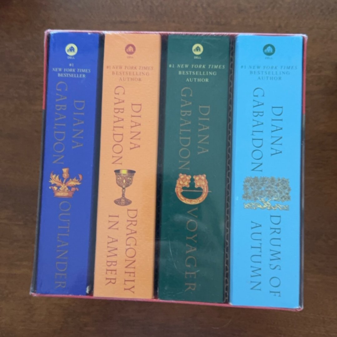 Outlander 4-Copy Boxed Set