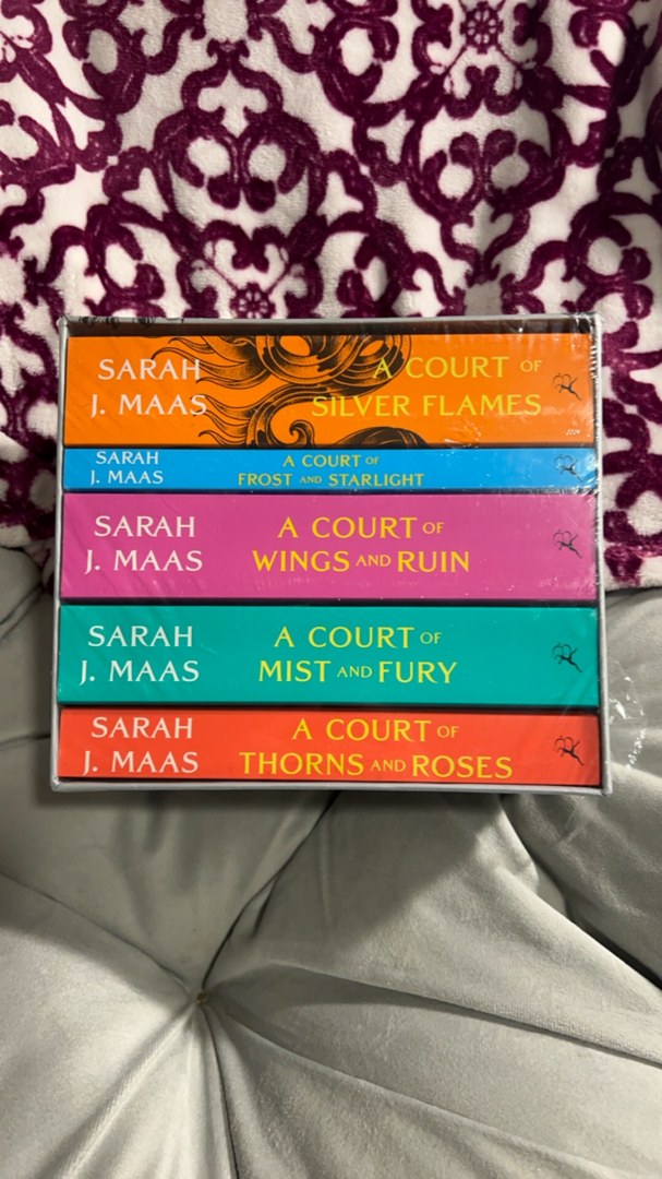 A Court of Thorns and Roses Box Set
