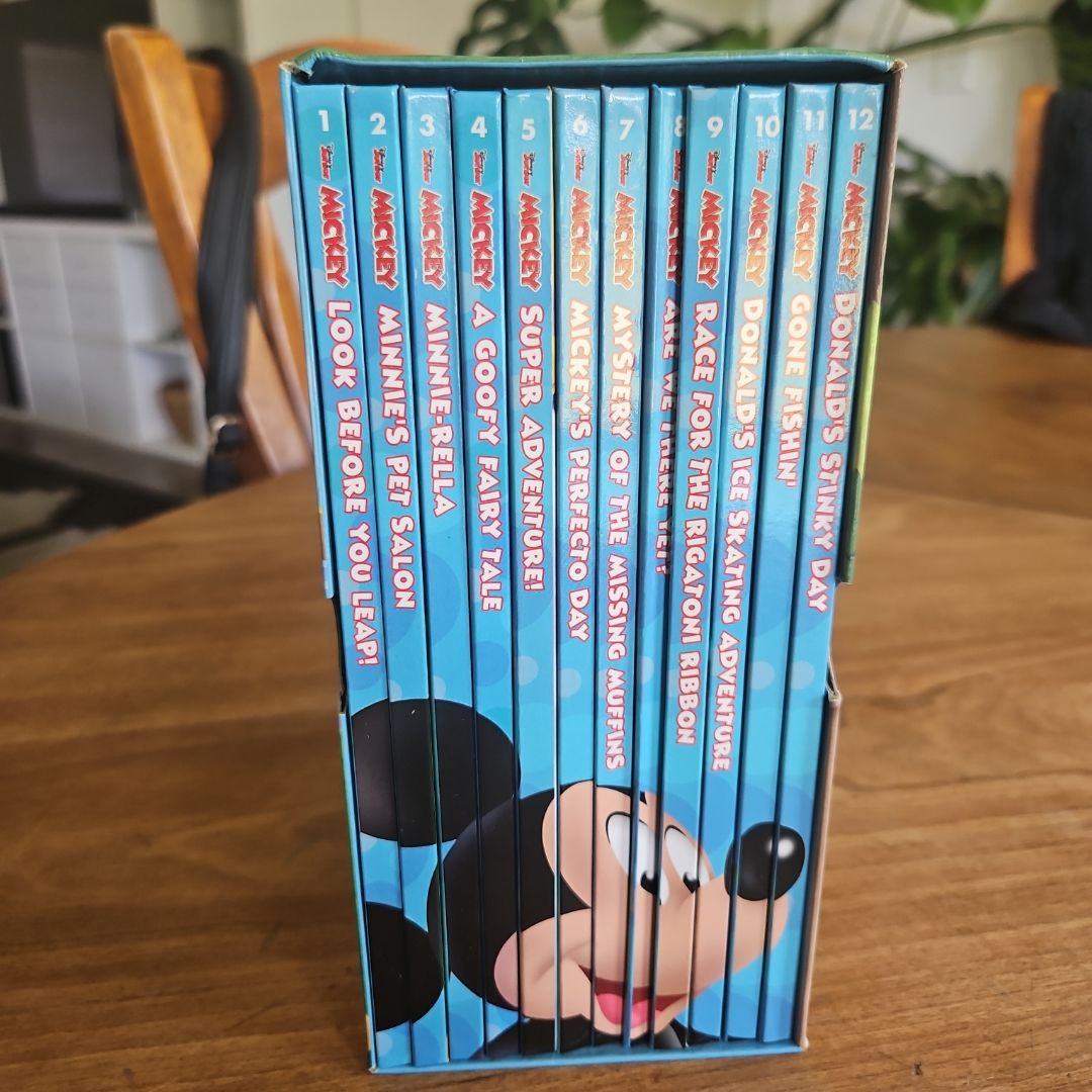 Disney Junior Mickey 5-minute Storybook Library: 12 Book Box Set