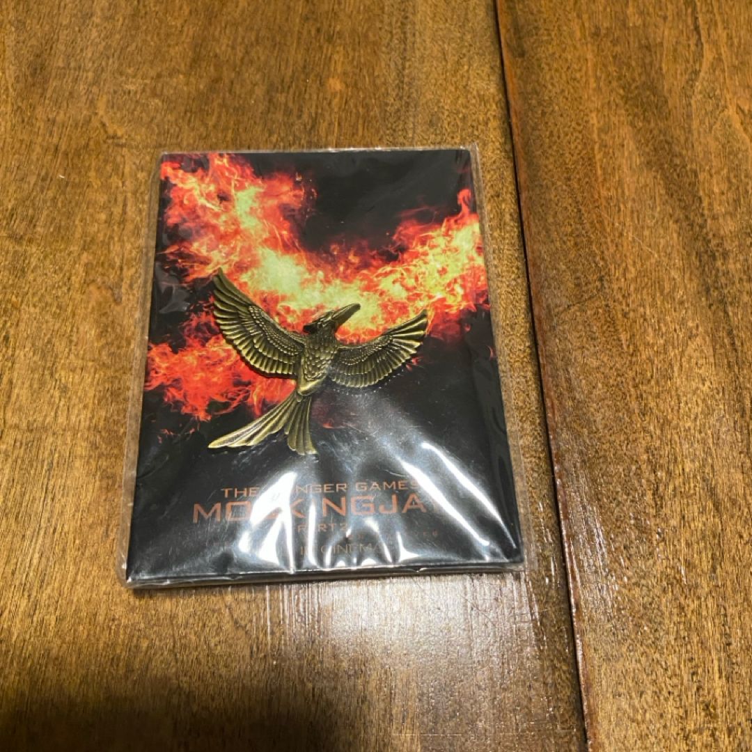 The hunger game mockingjay Pin 