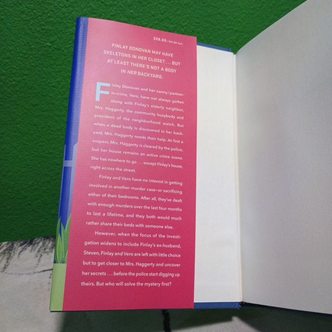 Finlay Donovan Digs Her Own Grave - First Edition (Printing 1)