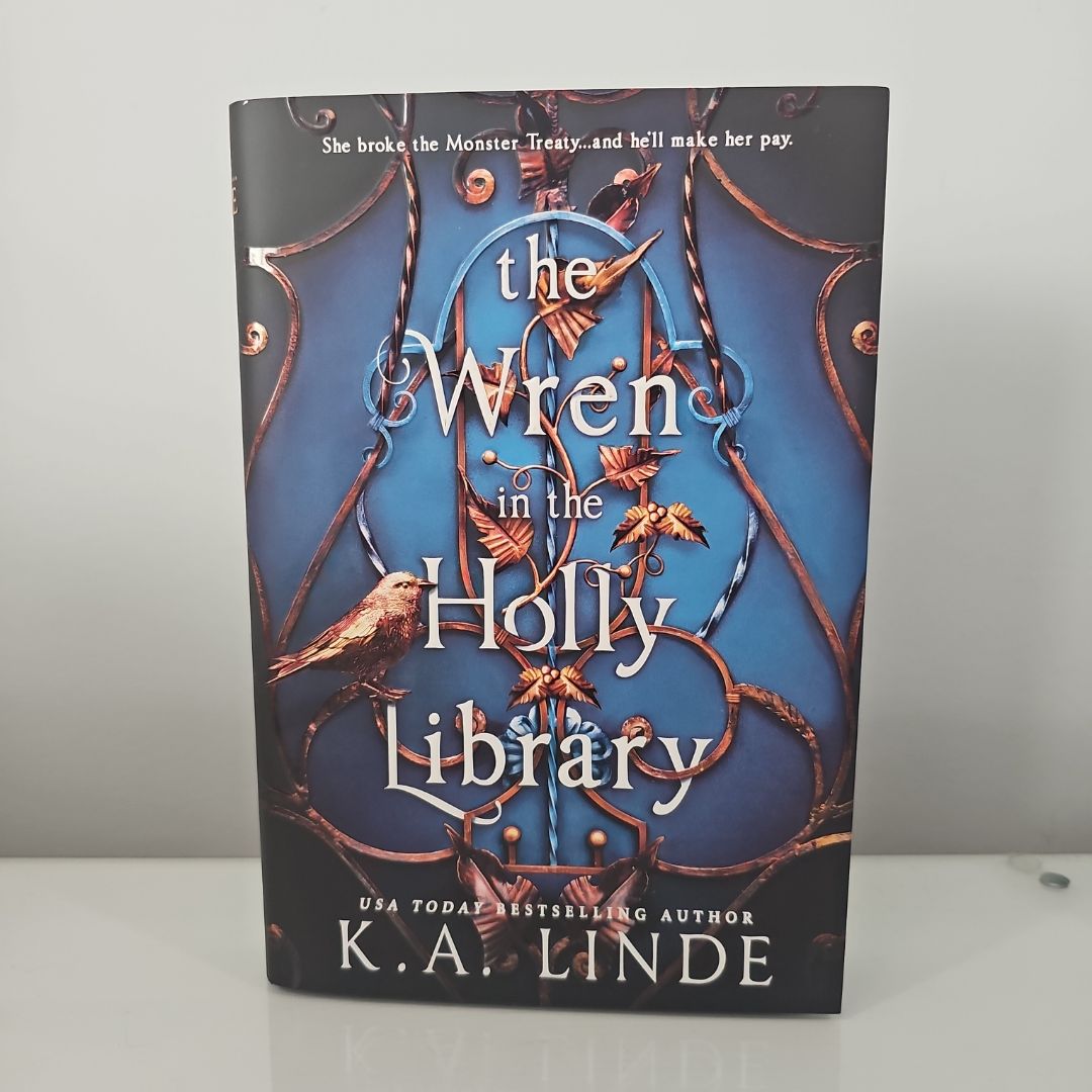 The Wren in the Holly Library (Deluxe Limited Edition)