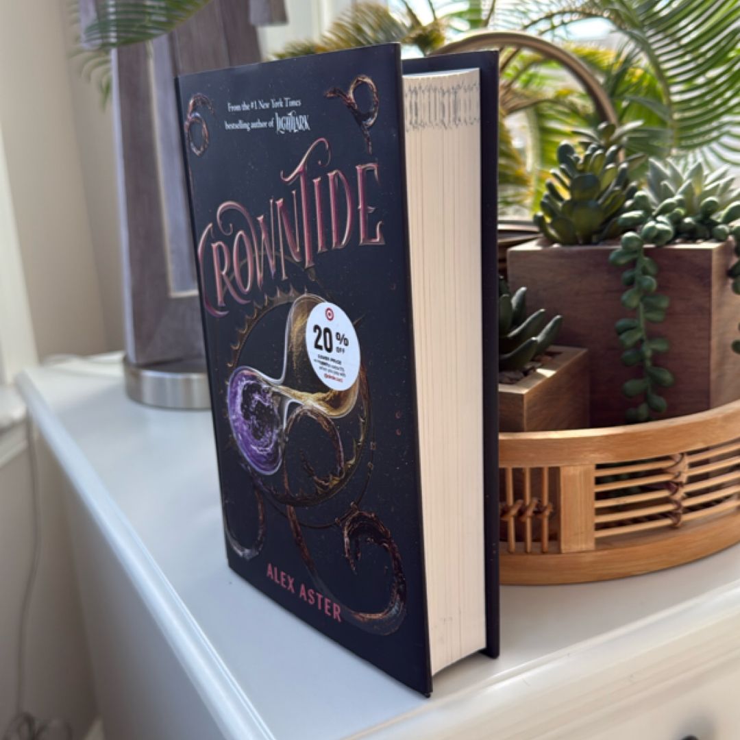 Crowntide (the Lightlark Saga Book 4)