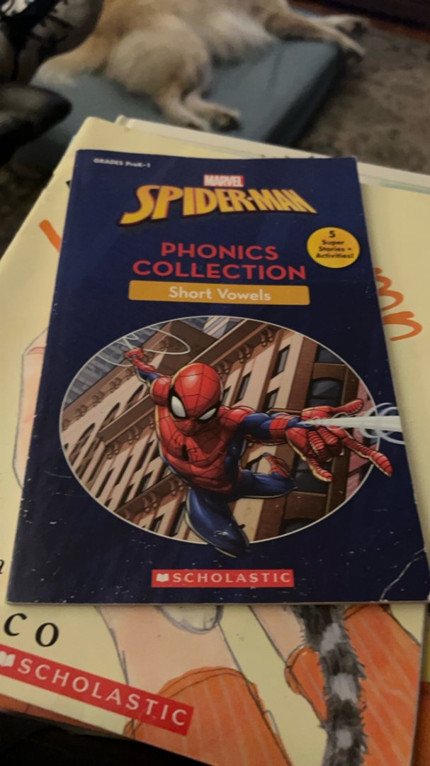 Spider-Man Amazing Phonics Collection: Short Vowels (Disney Learning Bind-Up)