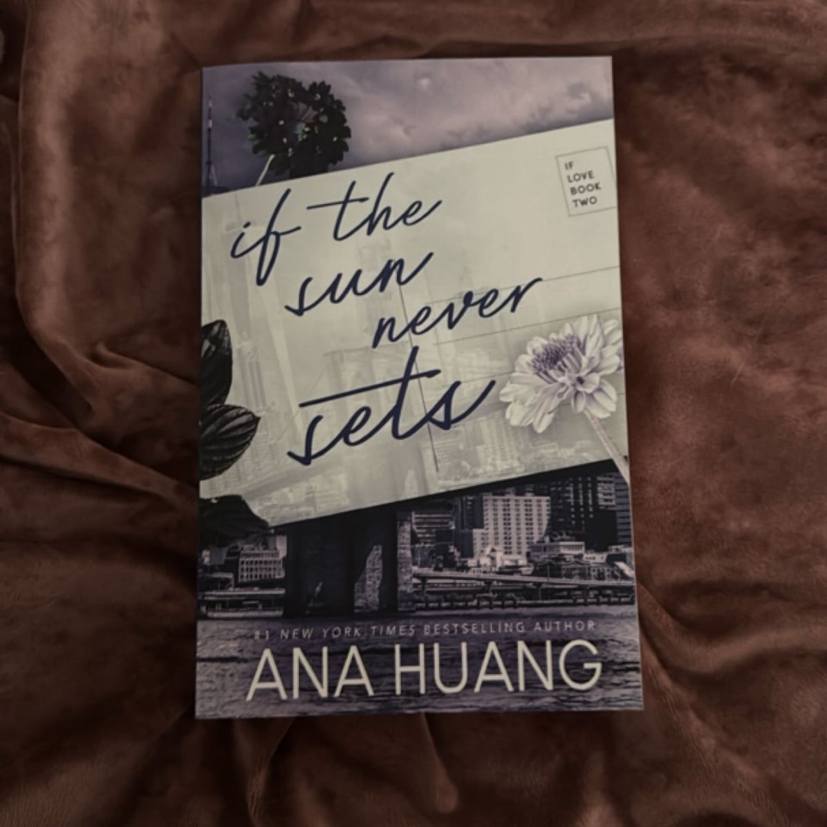 If the Sun Never Sets by Ana Huang, Paperback | Pangobooks