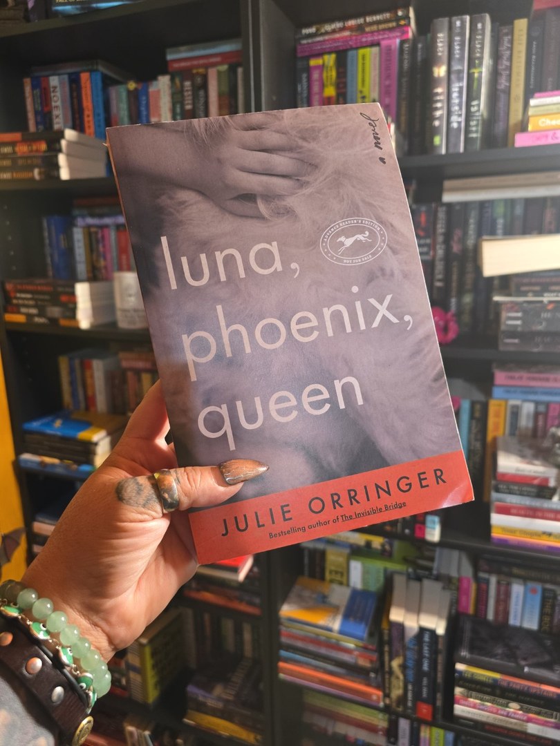 Luna, Phoenix, Queen