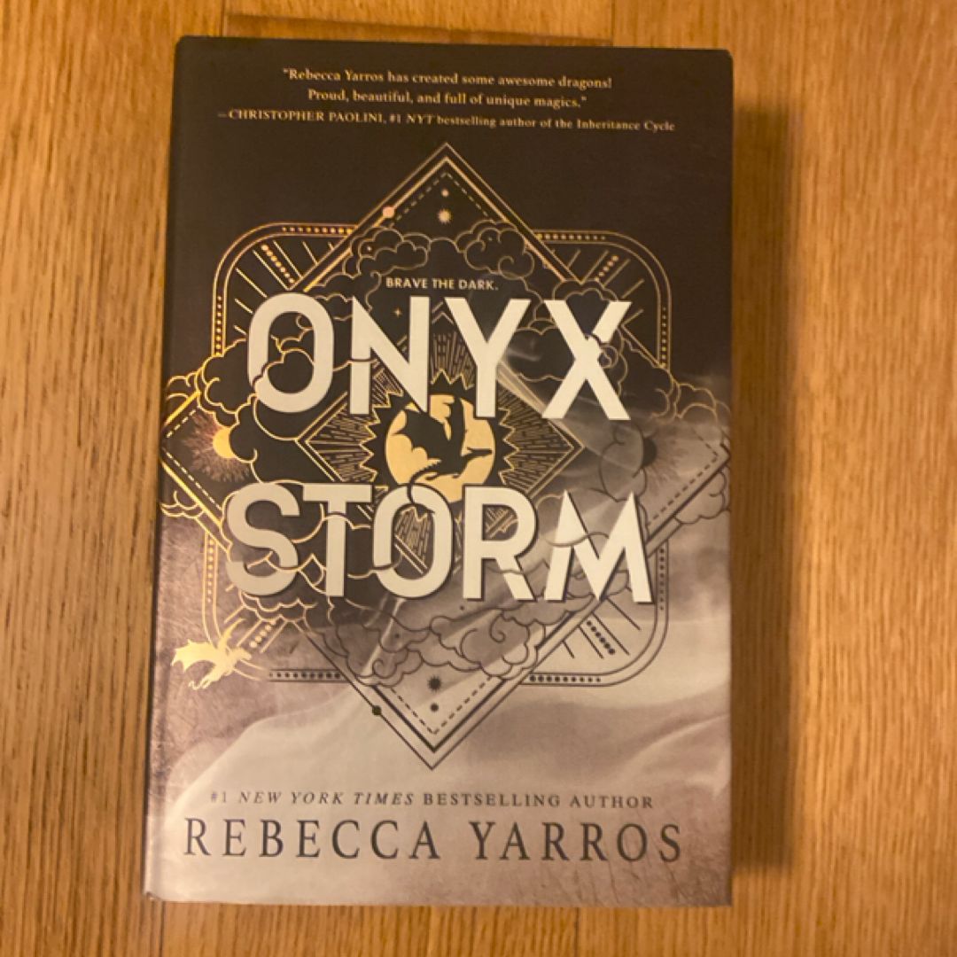 Onyx Storm (Standard Edition)