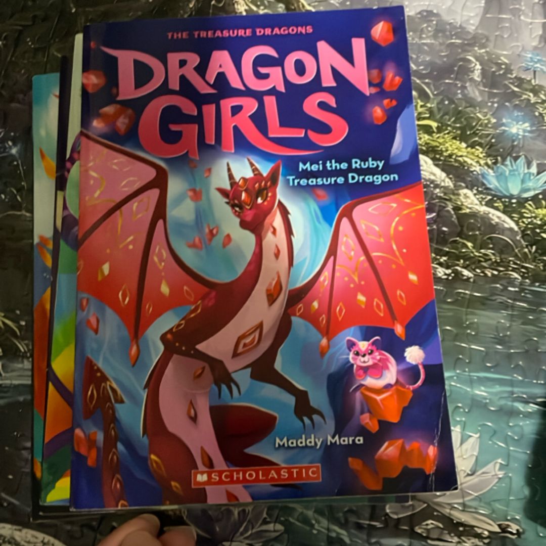 Azmina the Gold Glitter Dragon (Dragon Girls #1) by Maddy Mara ...
