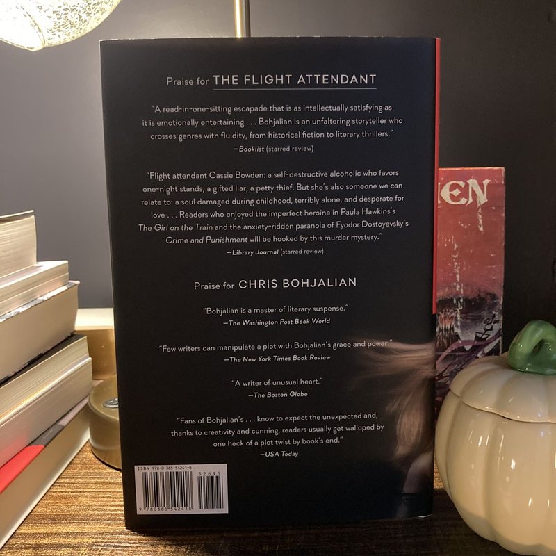 The Flight Attendant (Television Tie-In Edition)