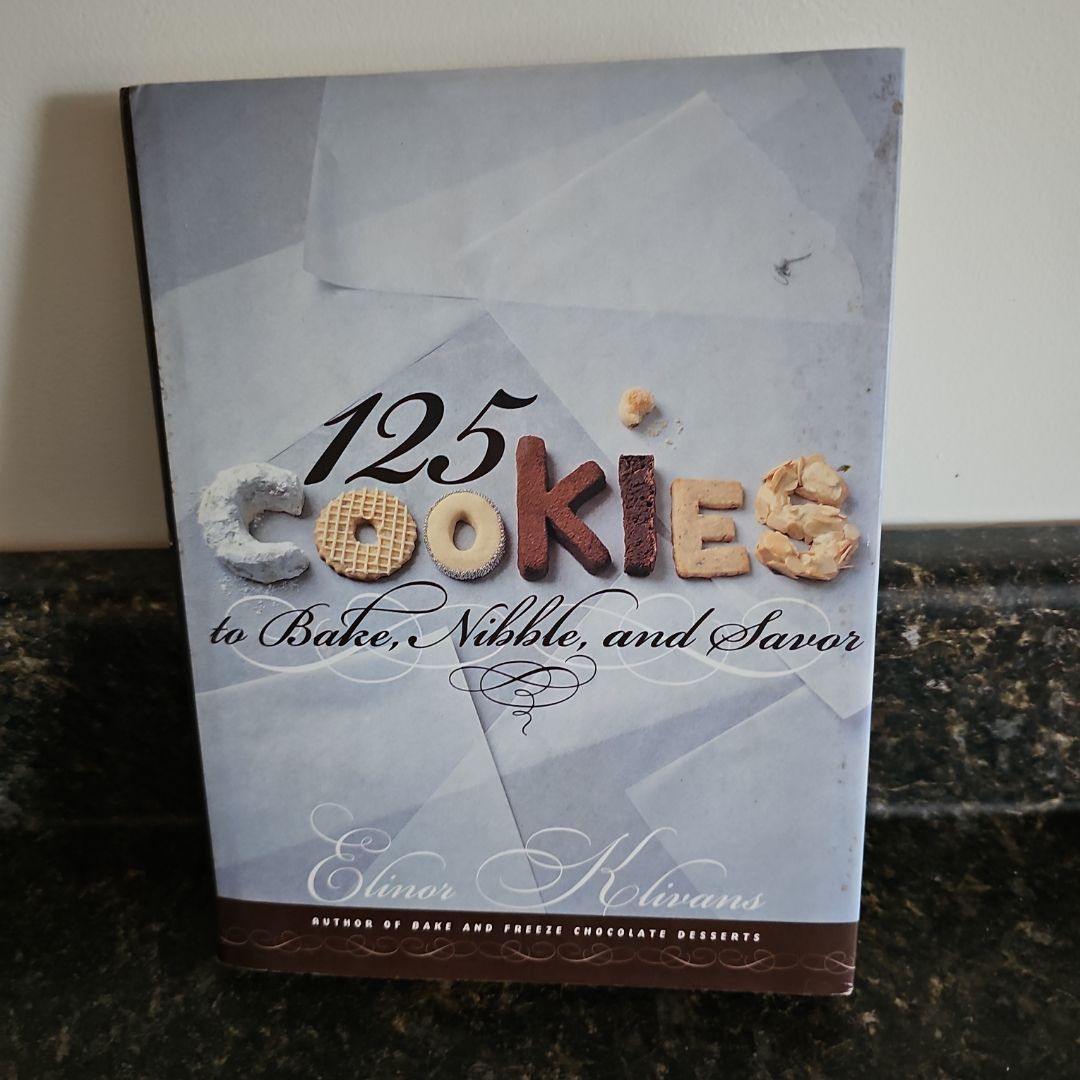 125 Cookies to Bake, Nibble, and Savor