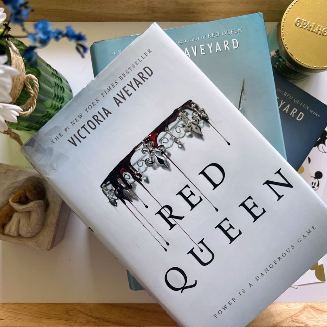 Red Queen 2-Book Hardcover Box Set