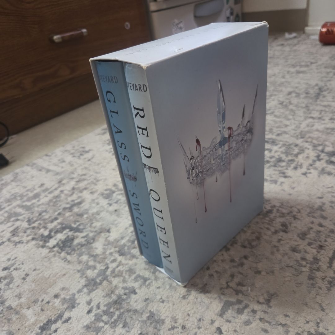 Red Queen 2-Book Hardcover Box Set