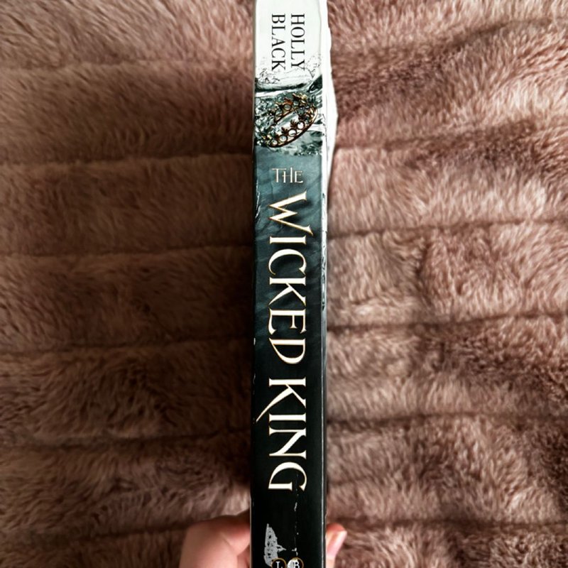 The Wicked King by Holly Black, Paperback | Pangobooks
