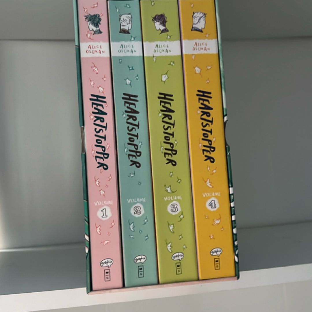 Heartstopper #1-4 Box Set