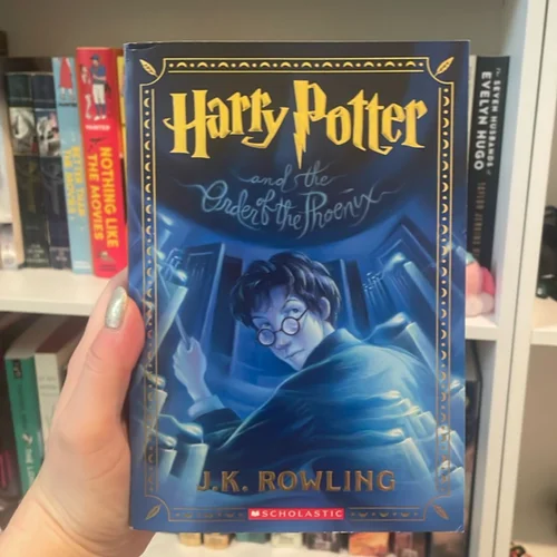 Harry Potter and the Order of the Phoenix (Harry Potter, Book 5)