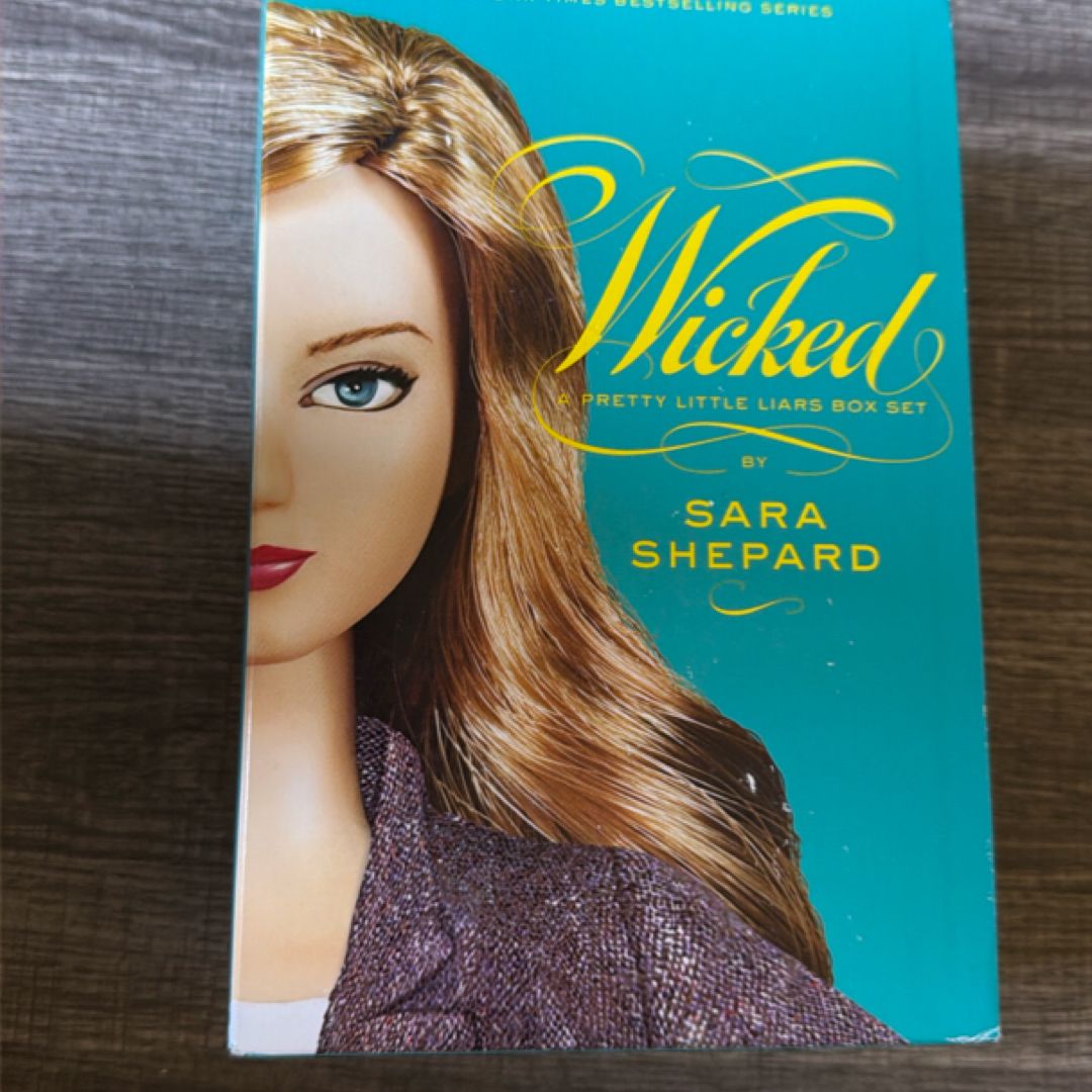 A Pretty Little Liars Box Set: Wicked: the Second Collection