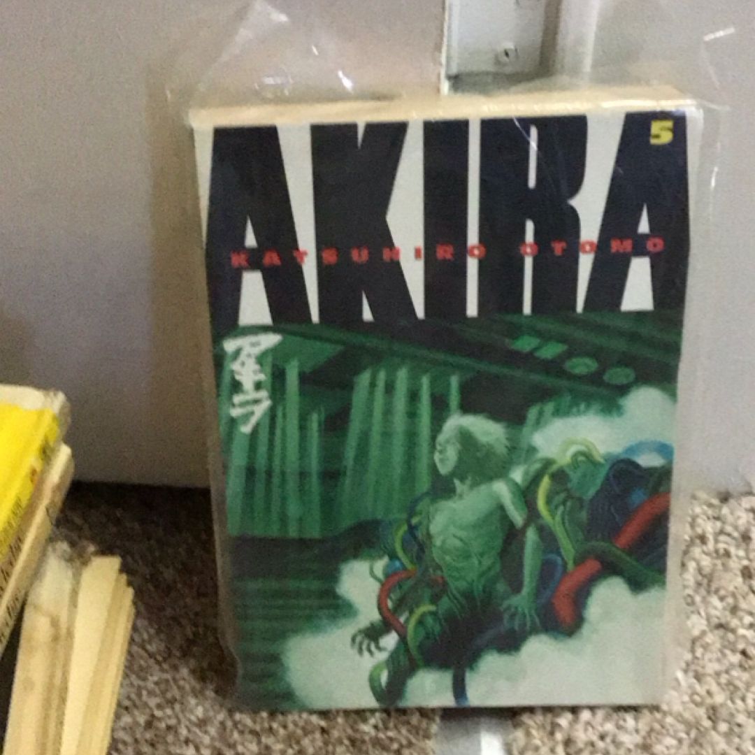 Akira 35th Anniversary Box Set by Katsuhiro | PangoBooks
