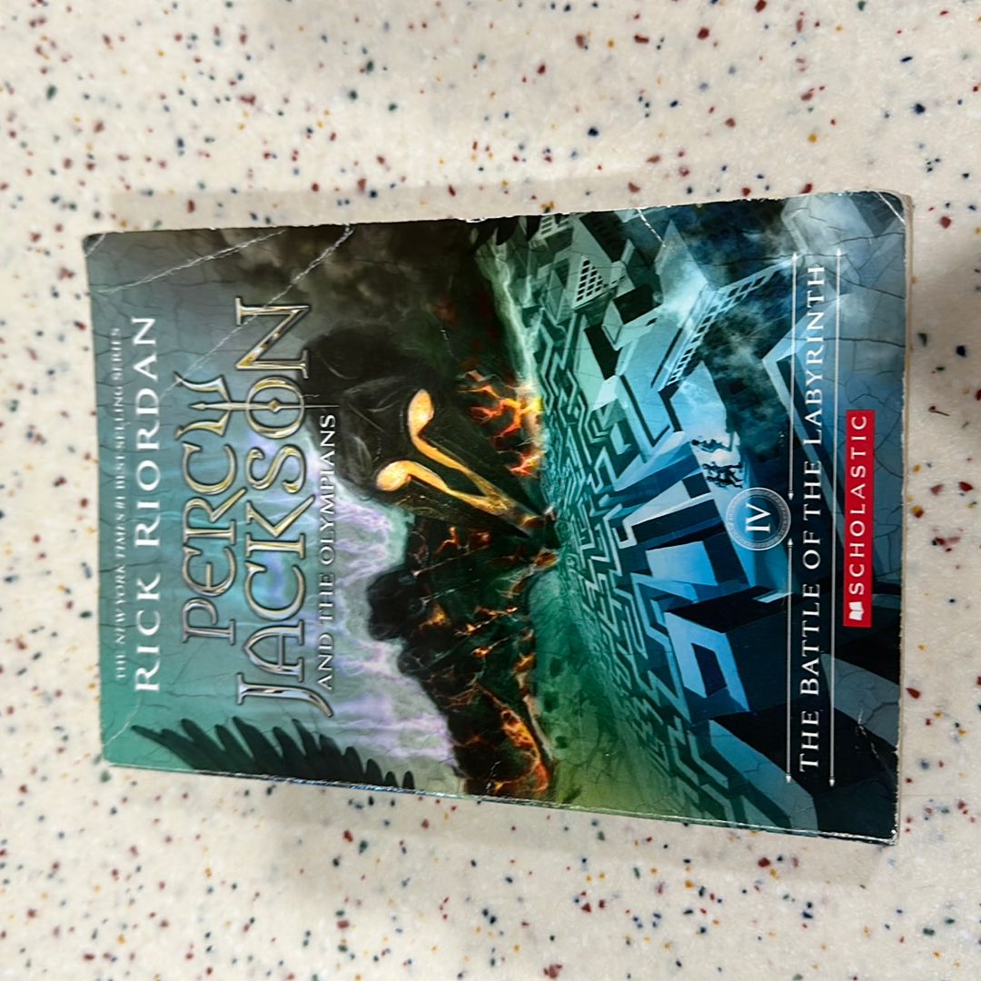 The Lightning Thief (Percy Jackson and the Olympians, Book One)