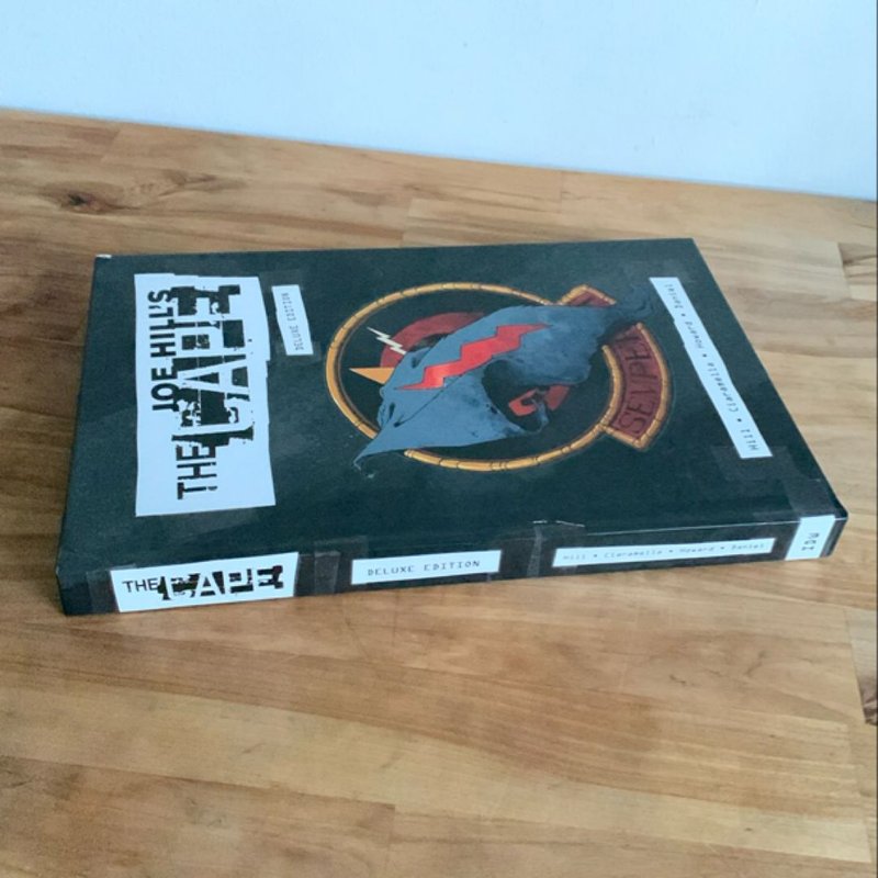 The Cape Deluxe Edition by Joe Hill, Jason Ciaramella