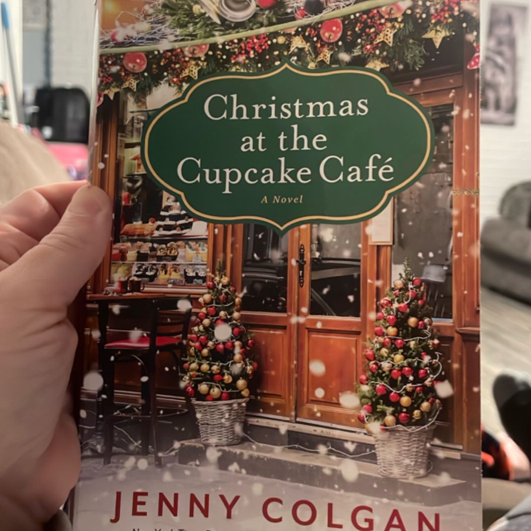 Christmas at the Cupcake Cafe