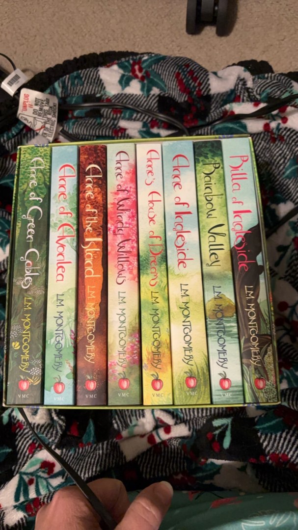 The Complete Anne of Green Gables Collection: Anne of Green Gables; Anne of the Island; Anne of Avonlea; Anne of Windy Willows; Anne's House of Dreams; Ingleside; Rainbow Valley; Rilla of Ingleside