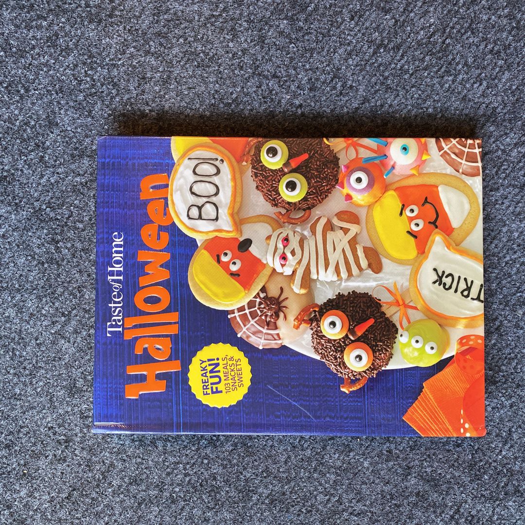 Taste of Home Halloween Mini Binder