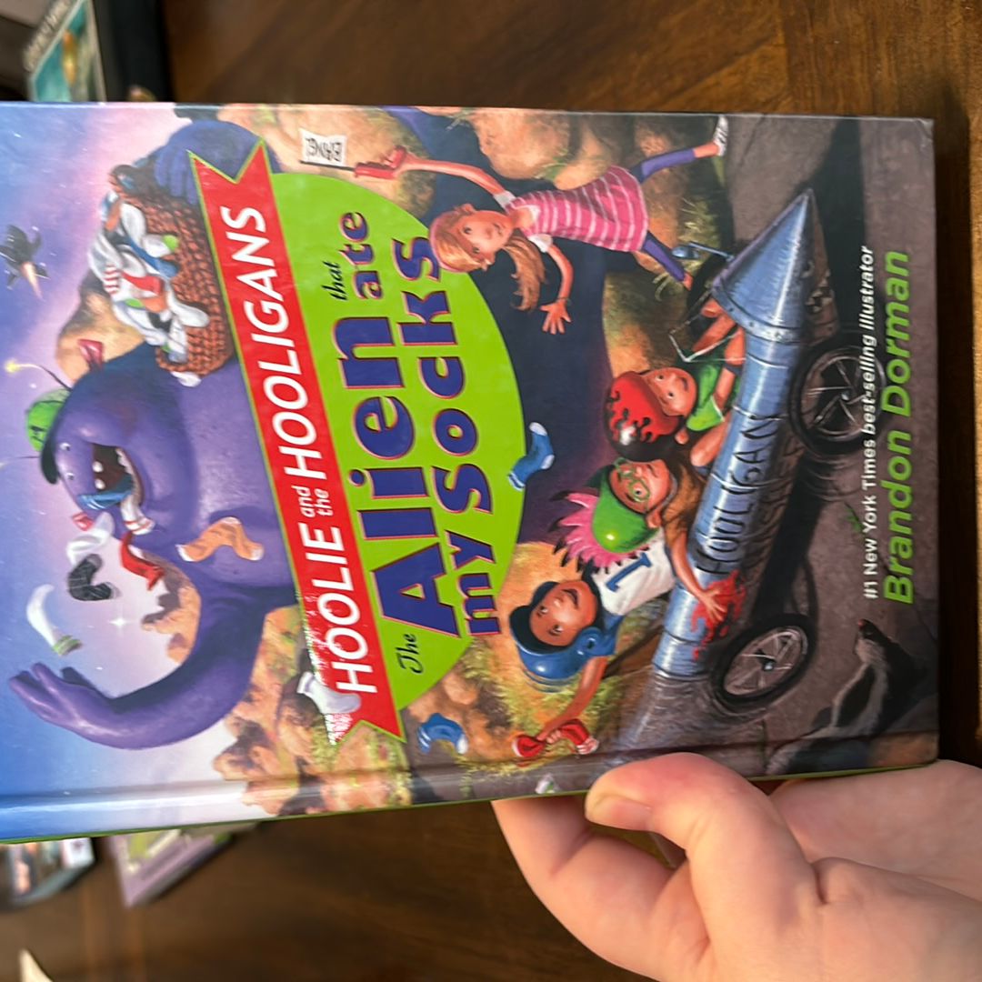 Hoolie and the Hooligans, Book 1