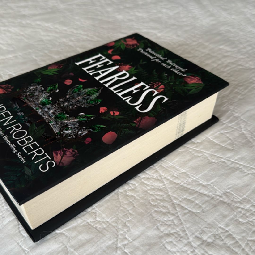 Fearless by Lauren Roberts, Hardcover | Pangobooks